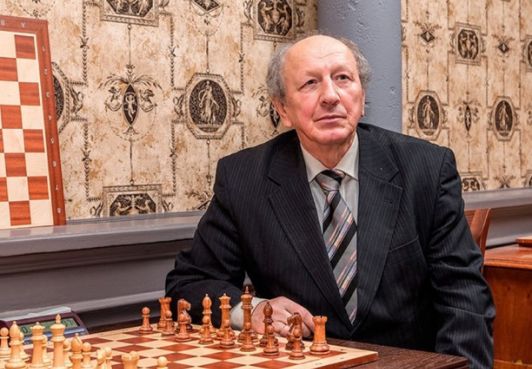 EVGENY SVESHNIKOV, MINISTRE DES SPORTS DU RBN PARTICIPERA AU CHAMPIONNAT DU MONDE D'ÉCHECS PARMI DES VÉTÉRANS